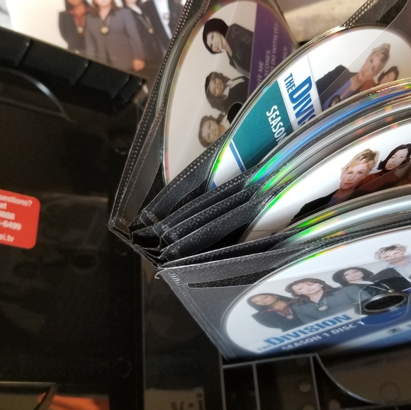 EXTREMELY RARE DVD Box Set "The Division" All female leads. - Picture 13 of 15